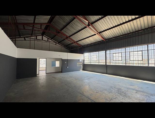 227M² WAREHOUSE TO LET IN WYNBERG